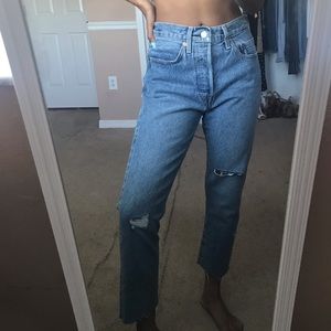 Levi’s high waisted mom jeans